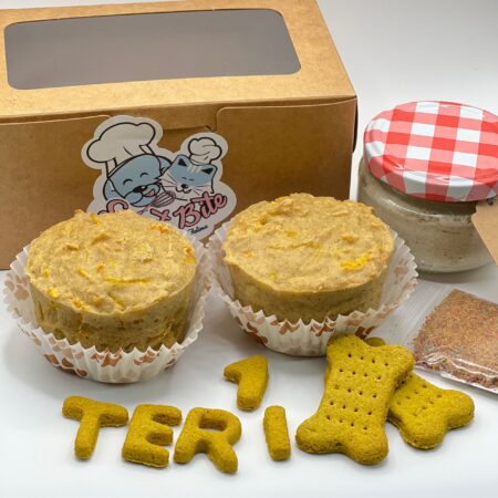 2 Cupcakes para perro de ingredientes naturales, con galletas saludables para perro y crema pastelera apta, preparado para enviar a domicilio