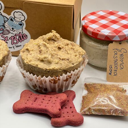 2 Cupcakes para perro de ingredientes naturales, con galletas saludables para perro y crema pastelera apta, preparado para enviar a domicilio